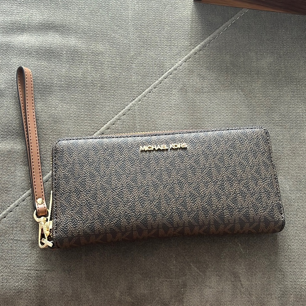 MK wallet with wristlet